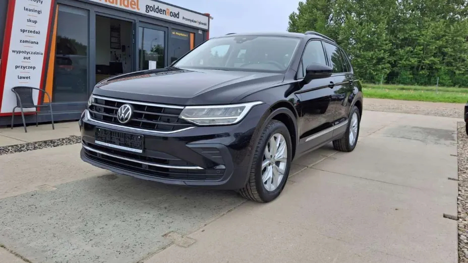 VOLKSWAGEN Tiguan -