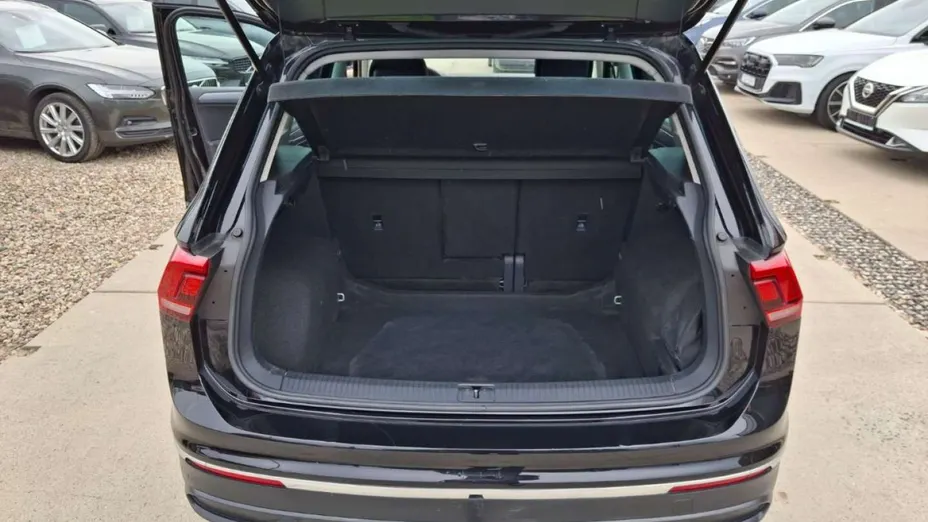 VOLKSWAGEN Tiguan -
