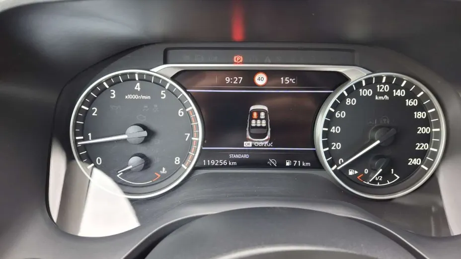 NISSAN Qashqai -