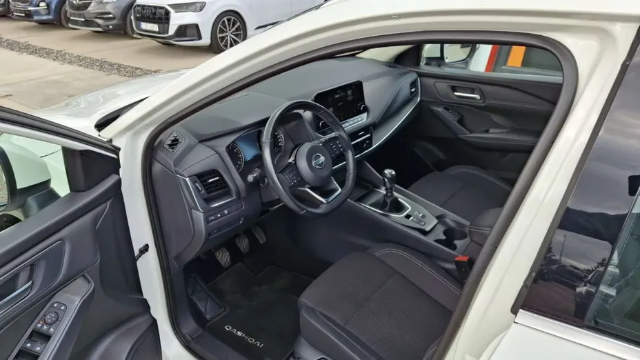 NISSAN Qashqai -