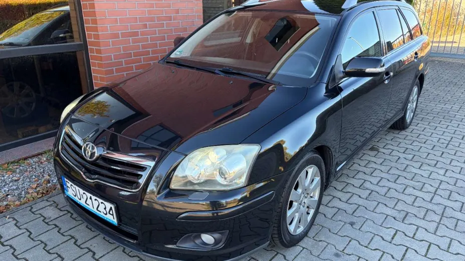 TOYOTA Avensis -