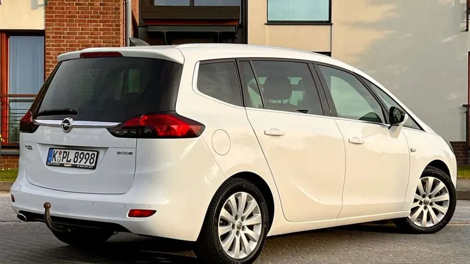 OPEL Zafira -