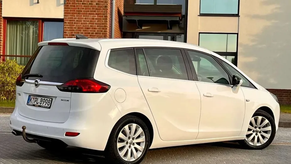 OPEL Zafira -