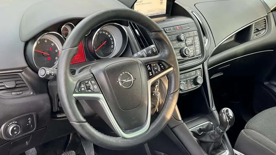 OPEL Zafira -