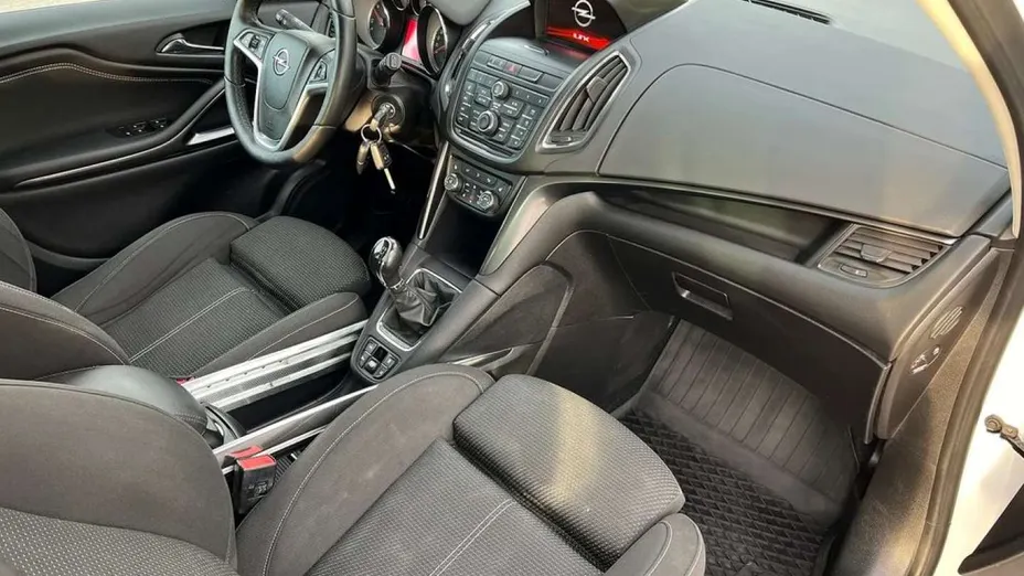 OPEL Zafira -