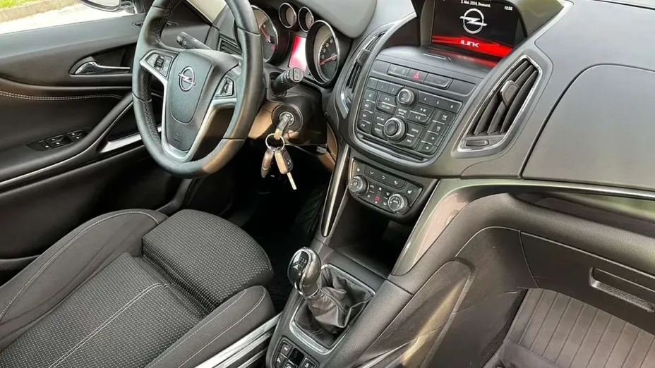 OPEL Zafira -