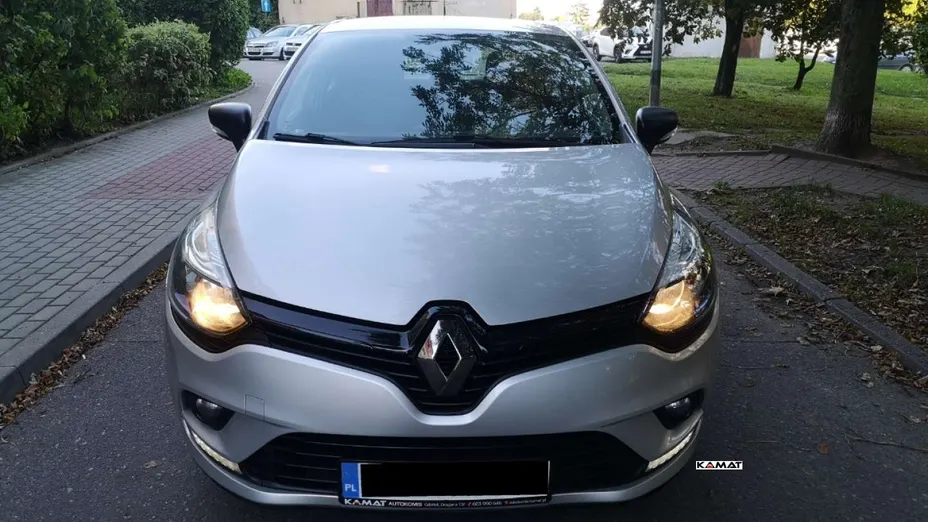 RENAULT Clio -