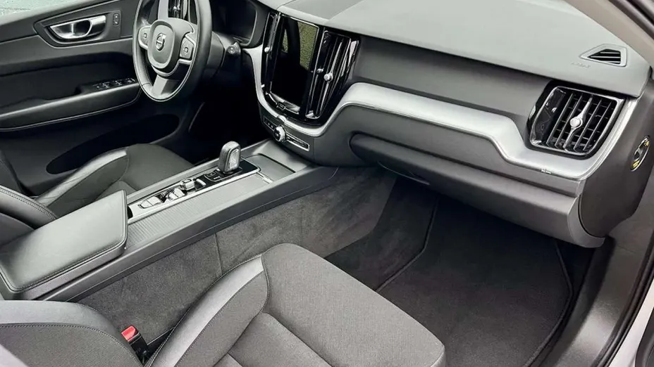 VOLVO XC60 -