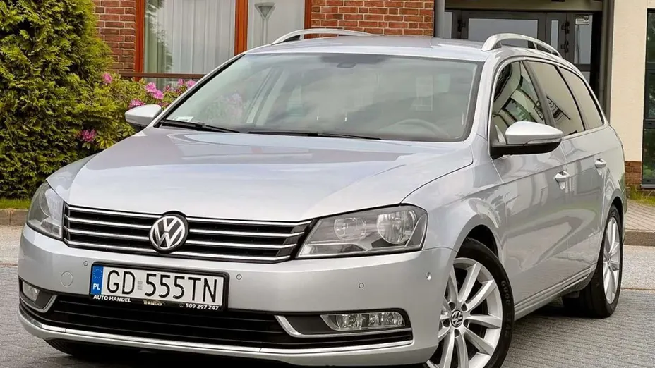 VOLKSWAGEN Passat -