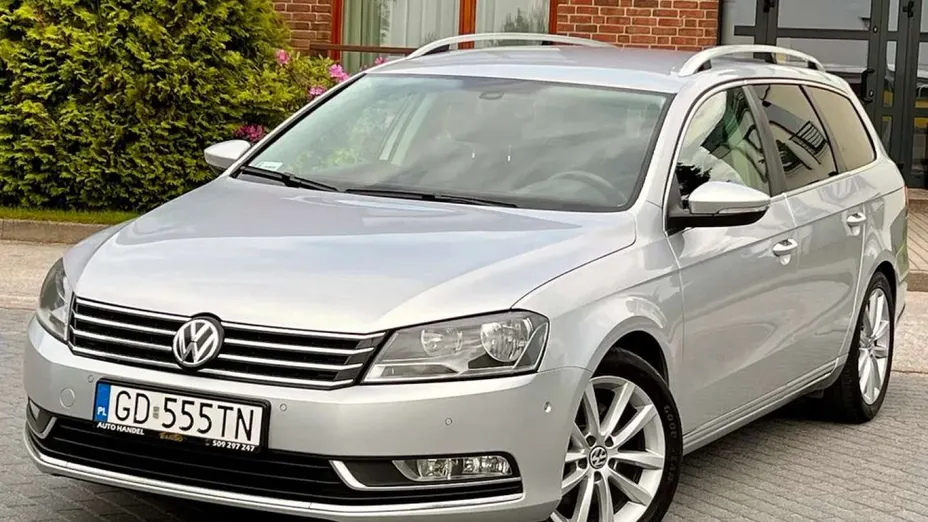 VOLKSWAGEN Passat -
