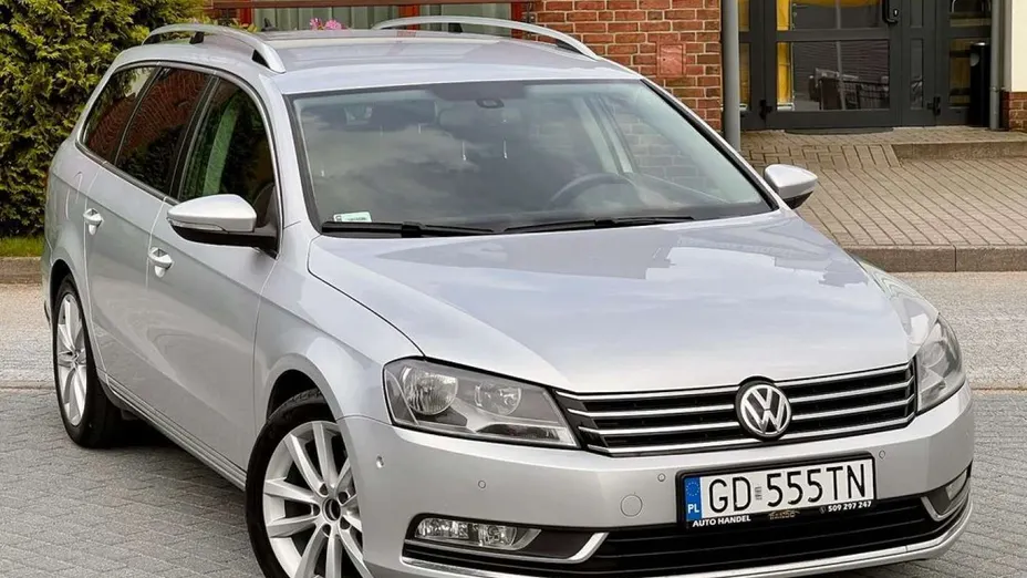 VOLKSWAGEN Passat -