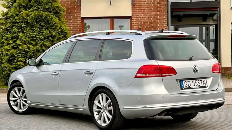 VOLKSWAGEN Passat -