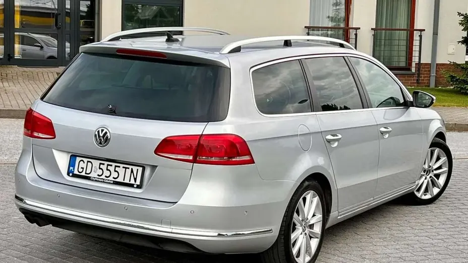 VOLKSWAGEN Passat -