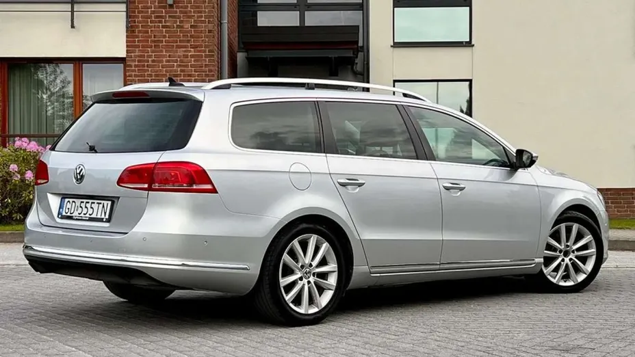 VOLKSWAGEN Passat -