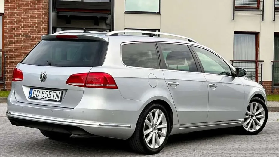 VOLKSWAGEN Passat -