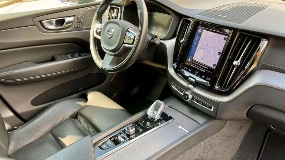 VOLVO XC60 -