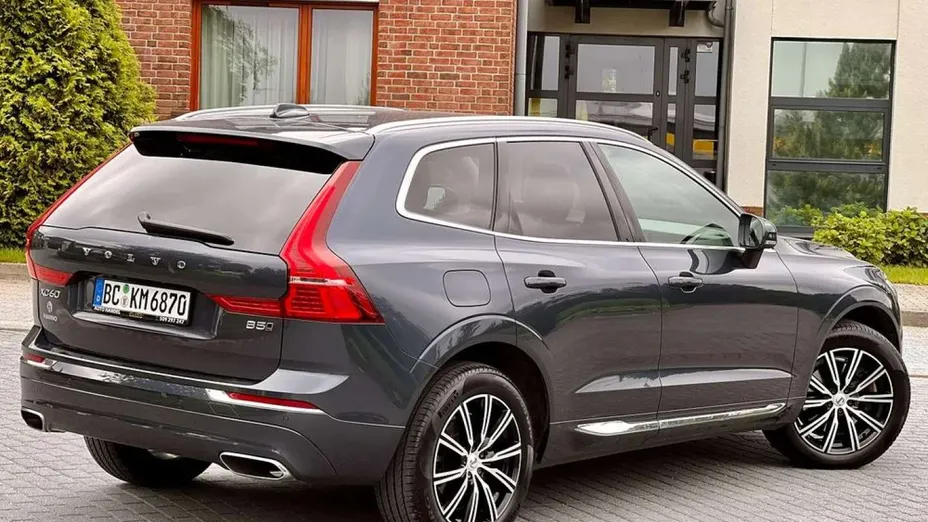VOLVO XC60 -