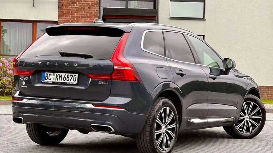 VOLVO XC60 -