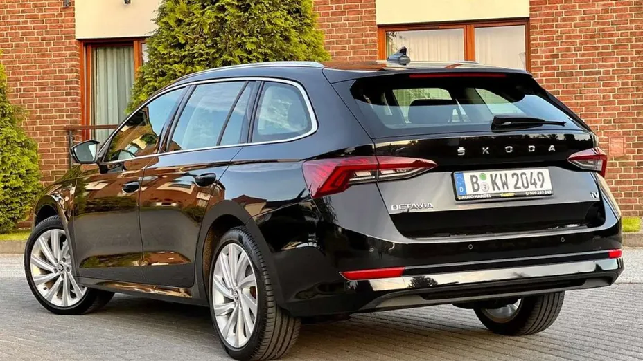 SKODA Octavia -