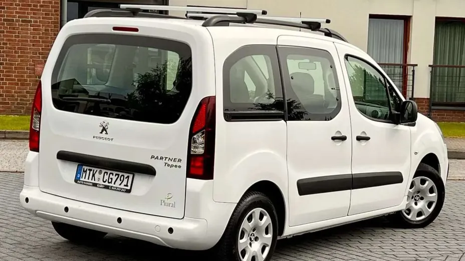 PEUGEOT Partner -