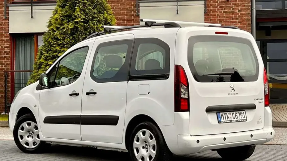 PEUGEOT Partner -