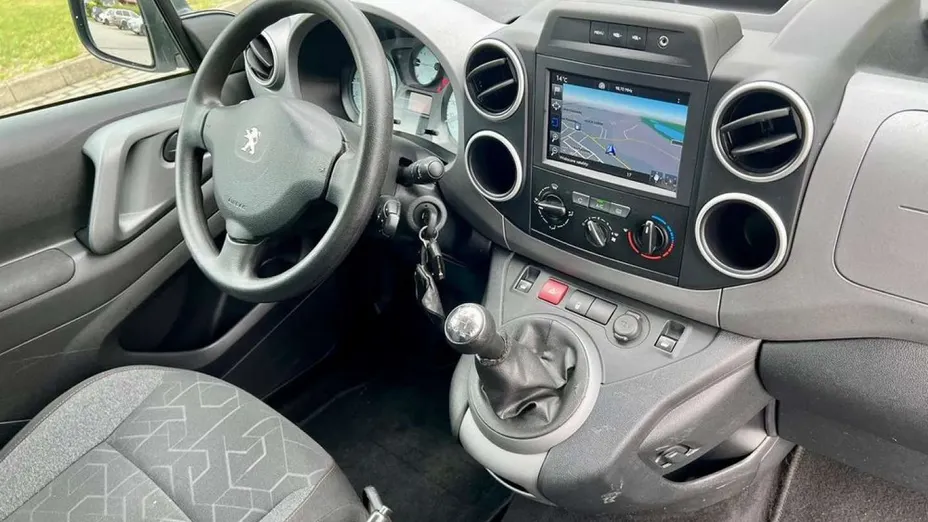 PEUGEOT Partner -