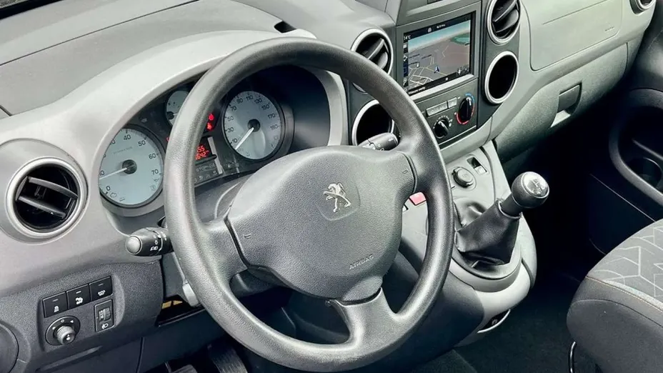 PEUGEOT Partner -