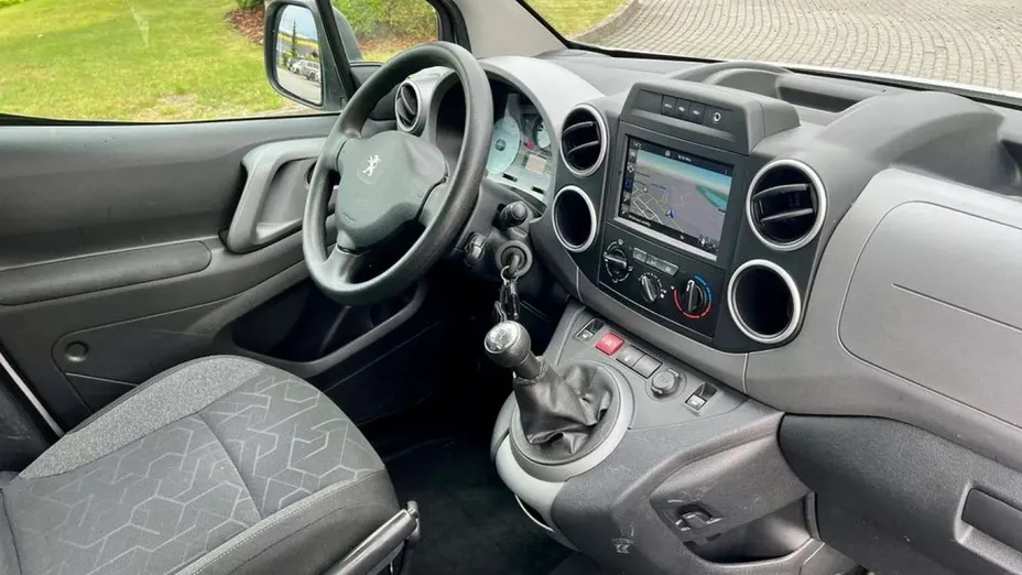 PEUGEOT Partner -