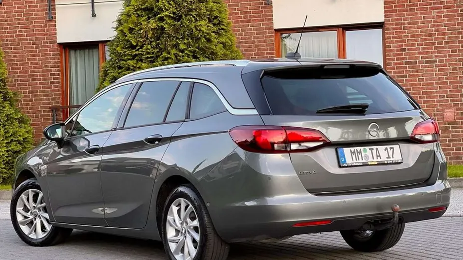 OPEL Astra -
