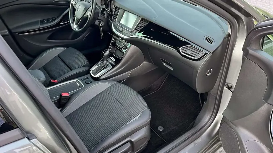 OPEL Astra -