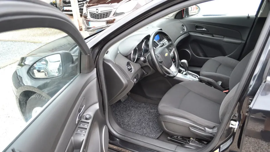 CHEVROLET Cruze -