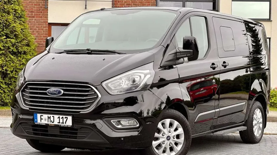 FORD Tourneo Custom -
