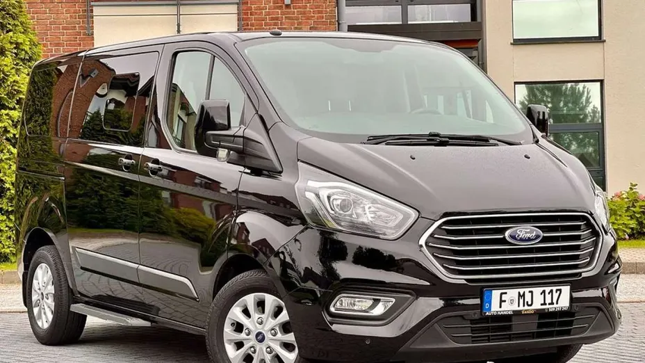 FORD Tourneo Custom -