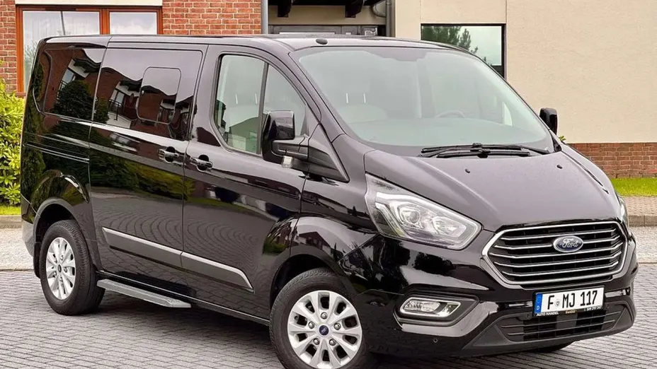 FORD Tourneo Custom -