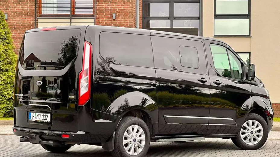 FORD Tourneo Custom -