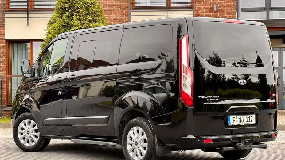 FORD Tourneo Custom -