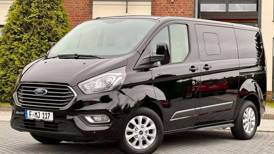 FORD Tourneo Custom -