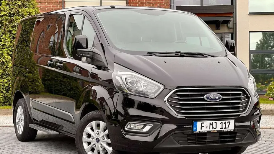 FORD Tourneo Custom -