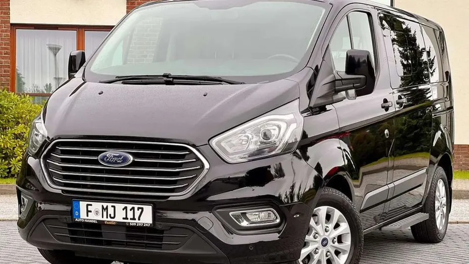 FORD Tourneo Custom -