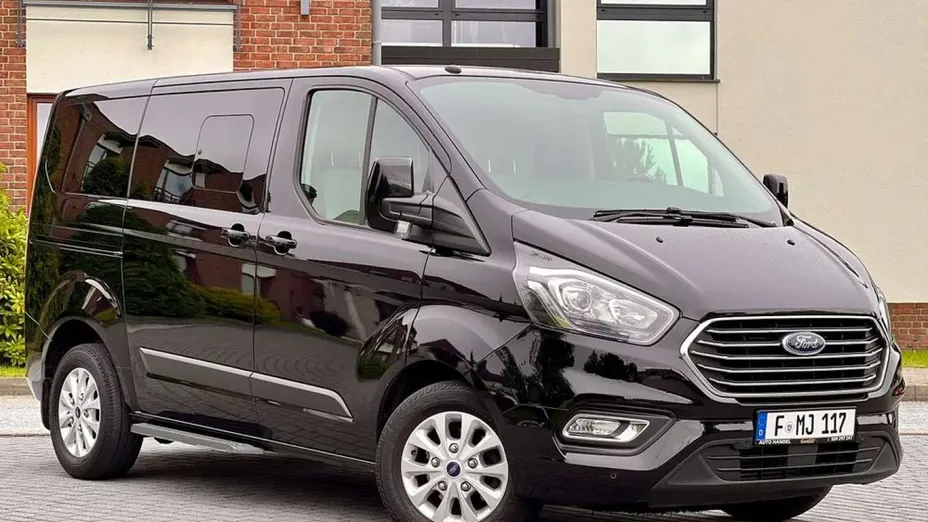 FORD Tourneo Custom -