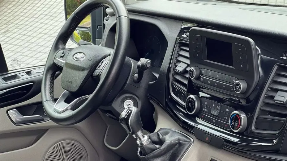 FORD Tourneo Custom -