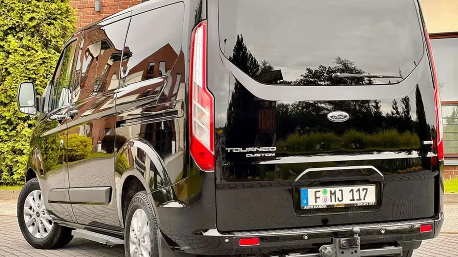 FORD Tourneo Custom -