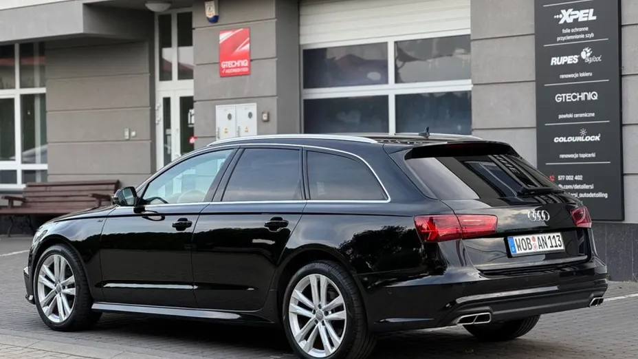 AUDI A6 -
