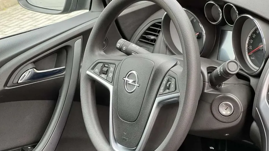 OPEL Astra -