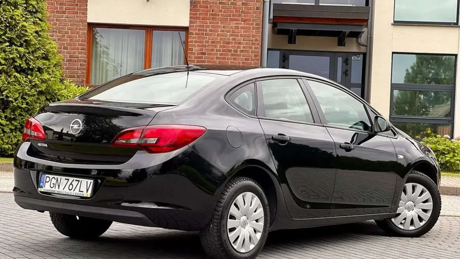 OPEL Astra -