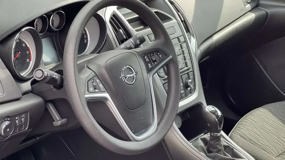OPEL Astra -