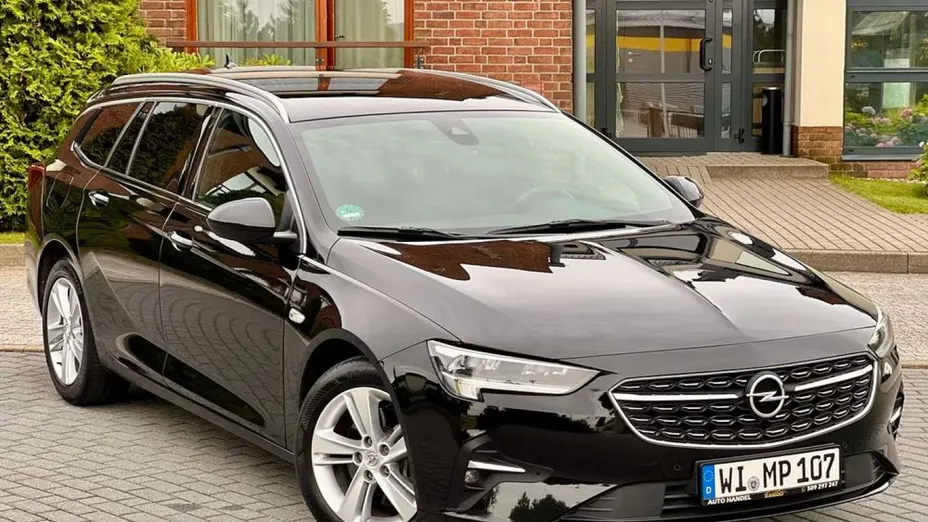 OPEL Insignia -