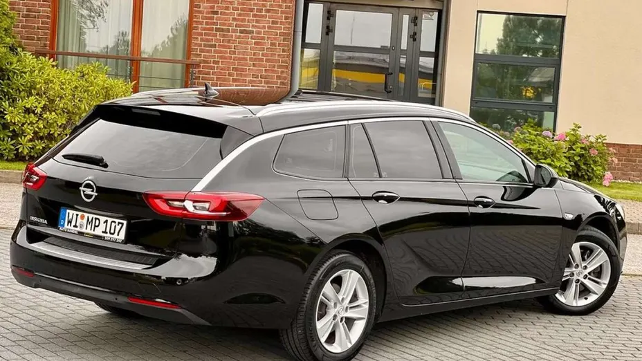 OPEL Insignia -