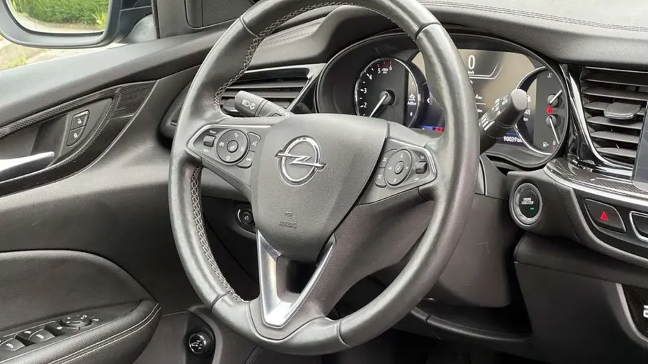 OPEL Insignia -