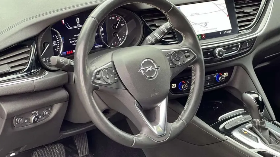 OPEL Insignia -